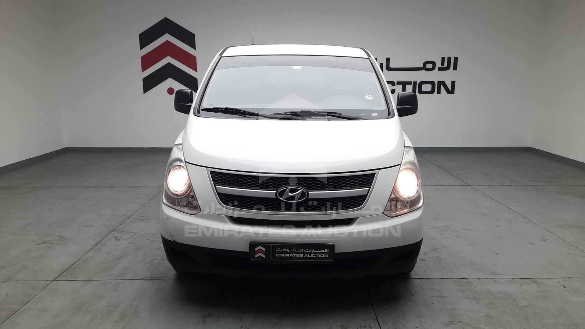 2016 HYUNDAI H1 VIN: KMHWG81R9GU756295