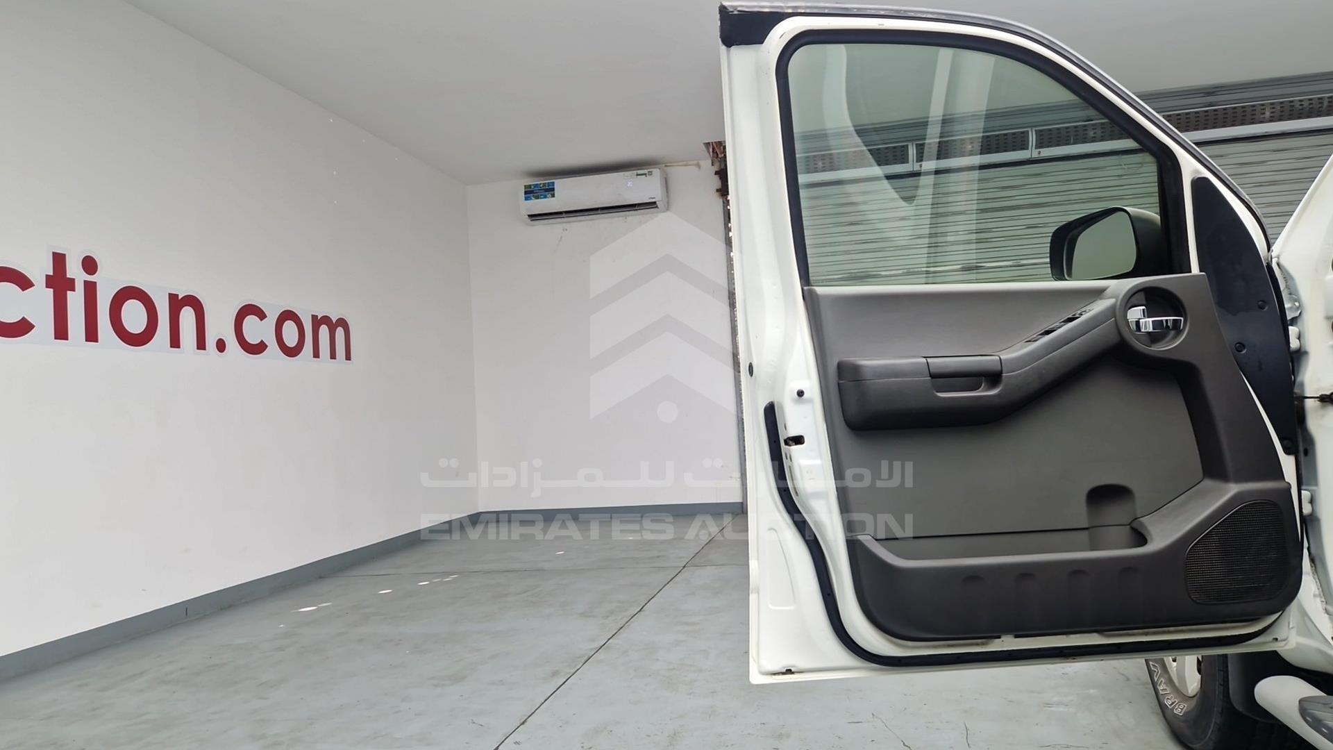 2013 NISSAN XTERRA VIN: 5N1AN0N64DN813123