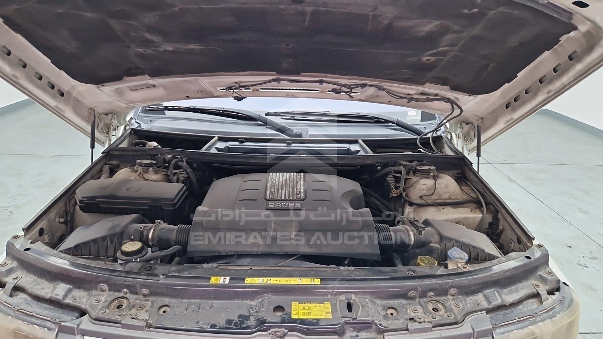 2011 RANGE ROVER VOGUE VIN: SALLMEME4BA337190