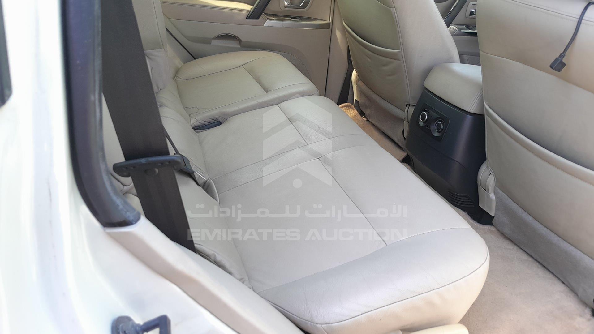 2015 MITSUBISHI PAJERO VIN: JMYLYV95WFJ713366