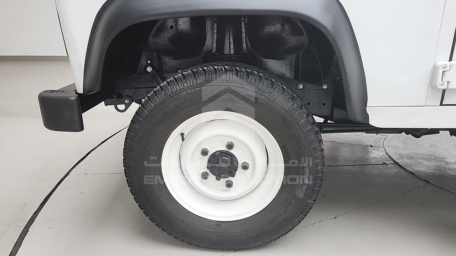 2011 LAND ROVER DEFENDER VIN: SALLDVBS8BA405450