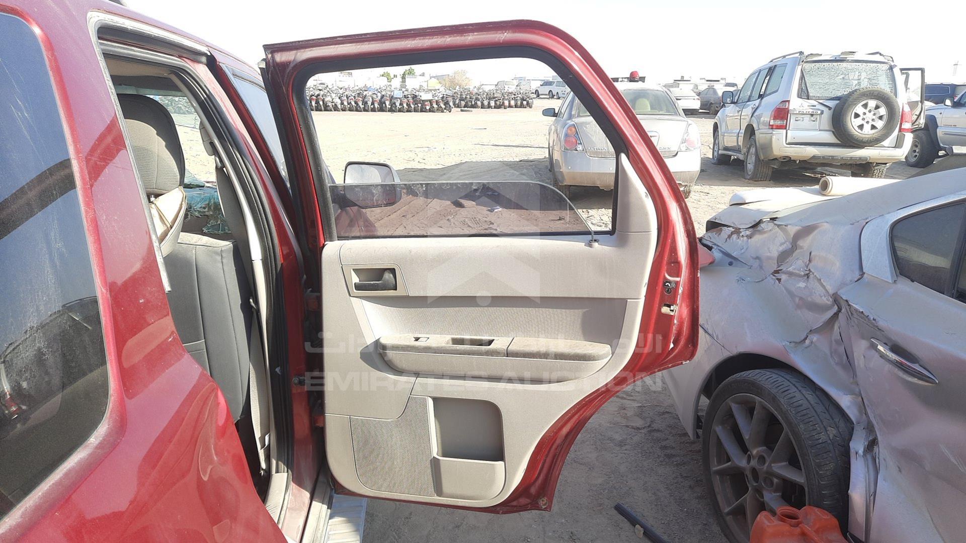 2008 FORD ESCAPE VIN: 1FMCU92158KA58936
