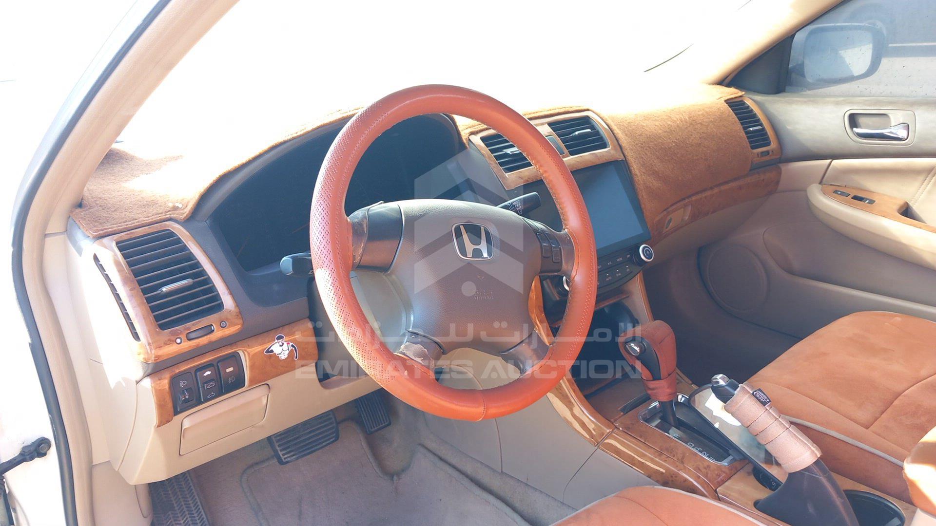 2004 HONDA ACCORD VIN: JHMCM56704C403479