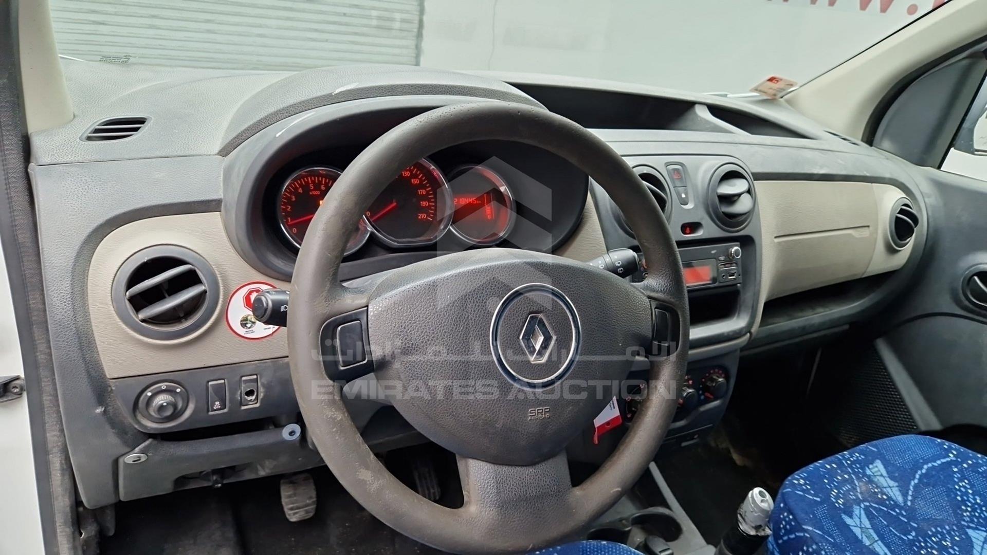 2017 RENAULT DOKKER VIN: VF18SRB46HG533781