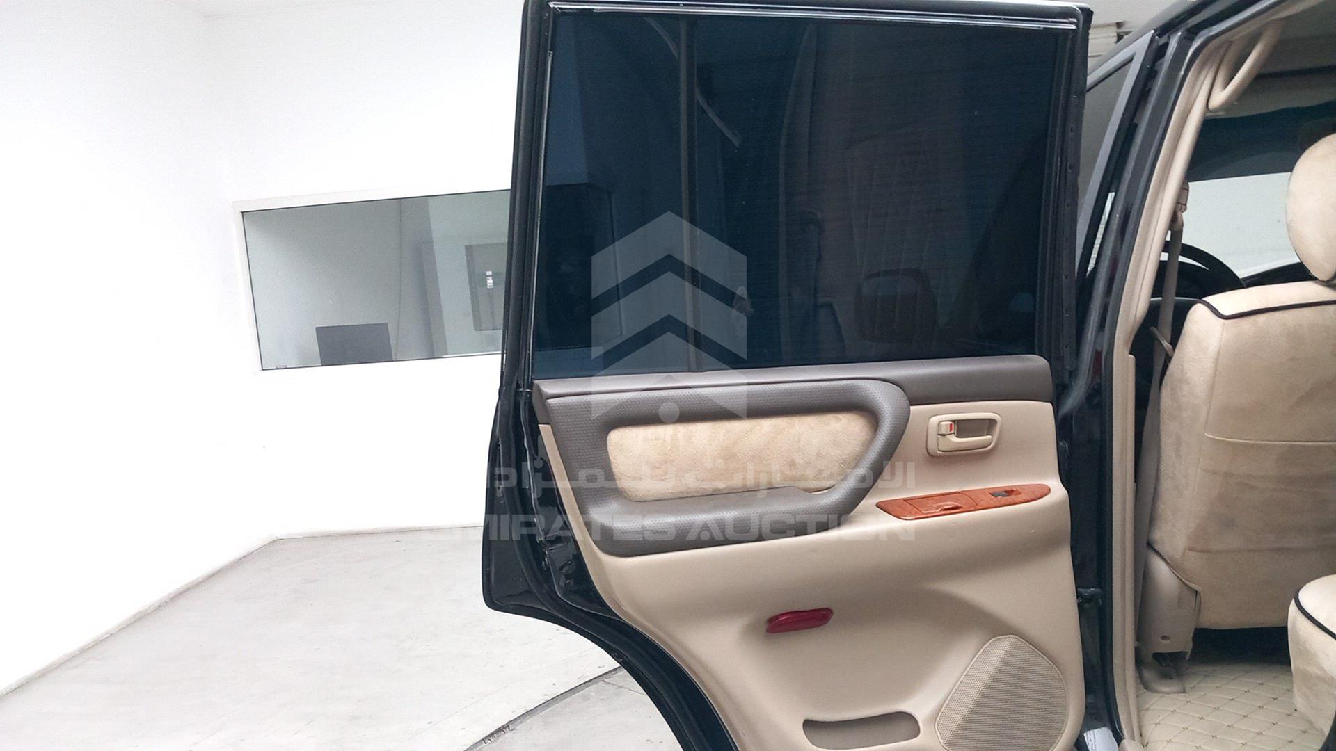 2006 TOYOTA LAND CRUISER VIN: JTEHJ09JX65145680