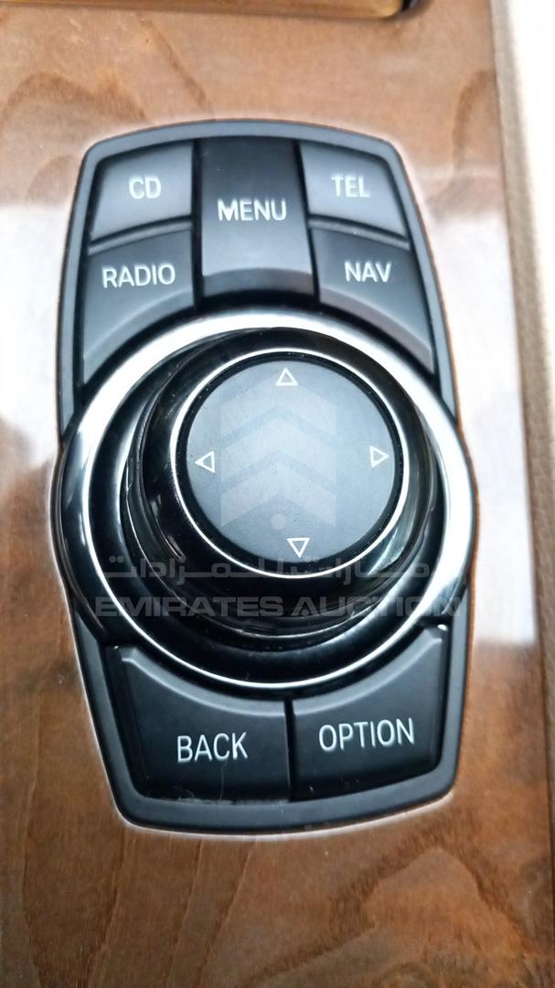 2010 BMW 750 VIN: WBAKB8108AC342700