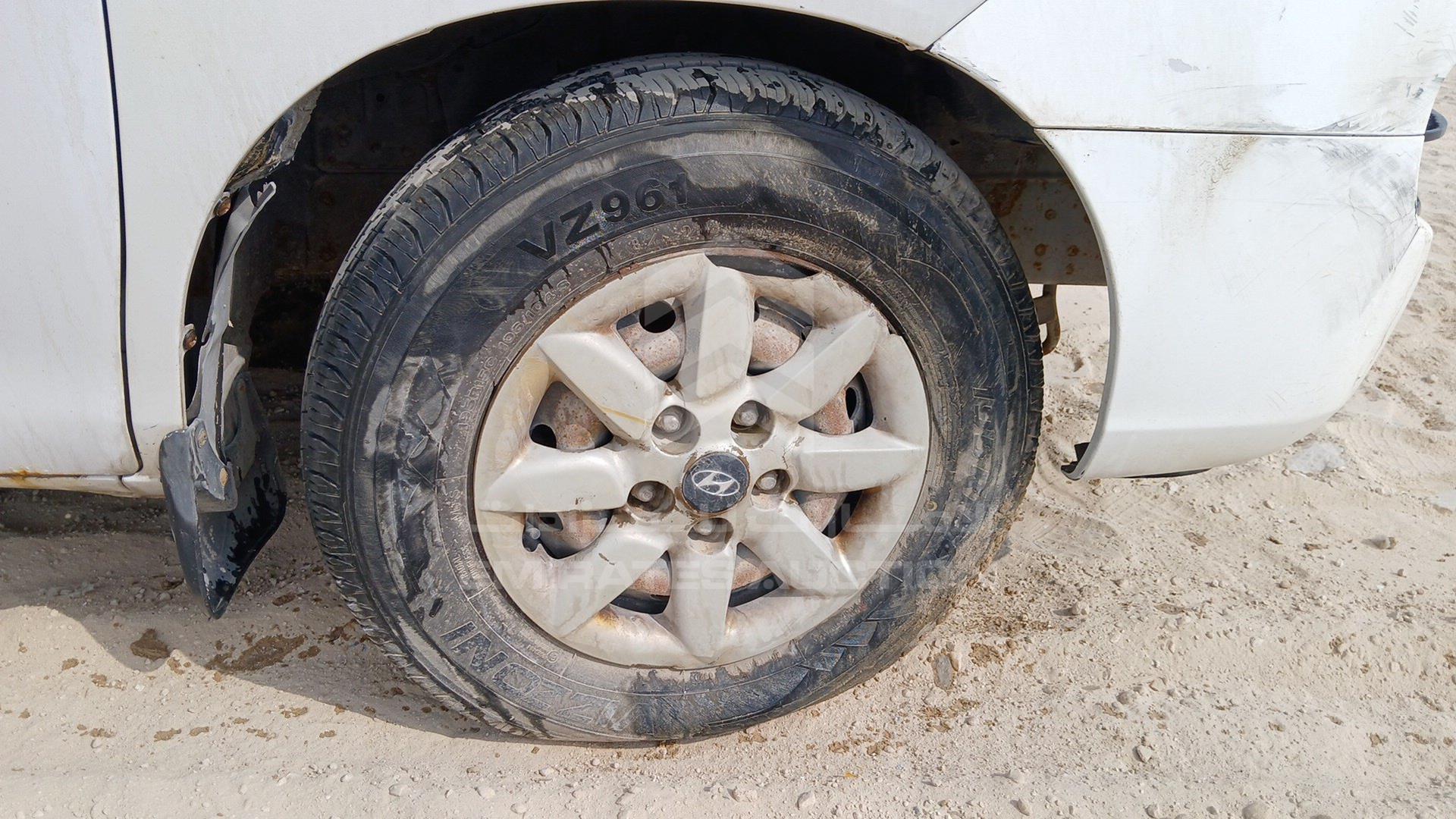 2005 HYUNDAI H1 VIN: KMJWVH7W25U675752