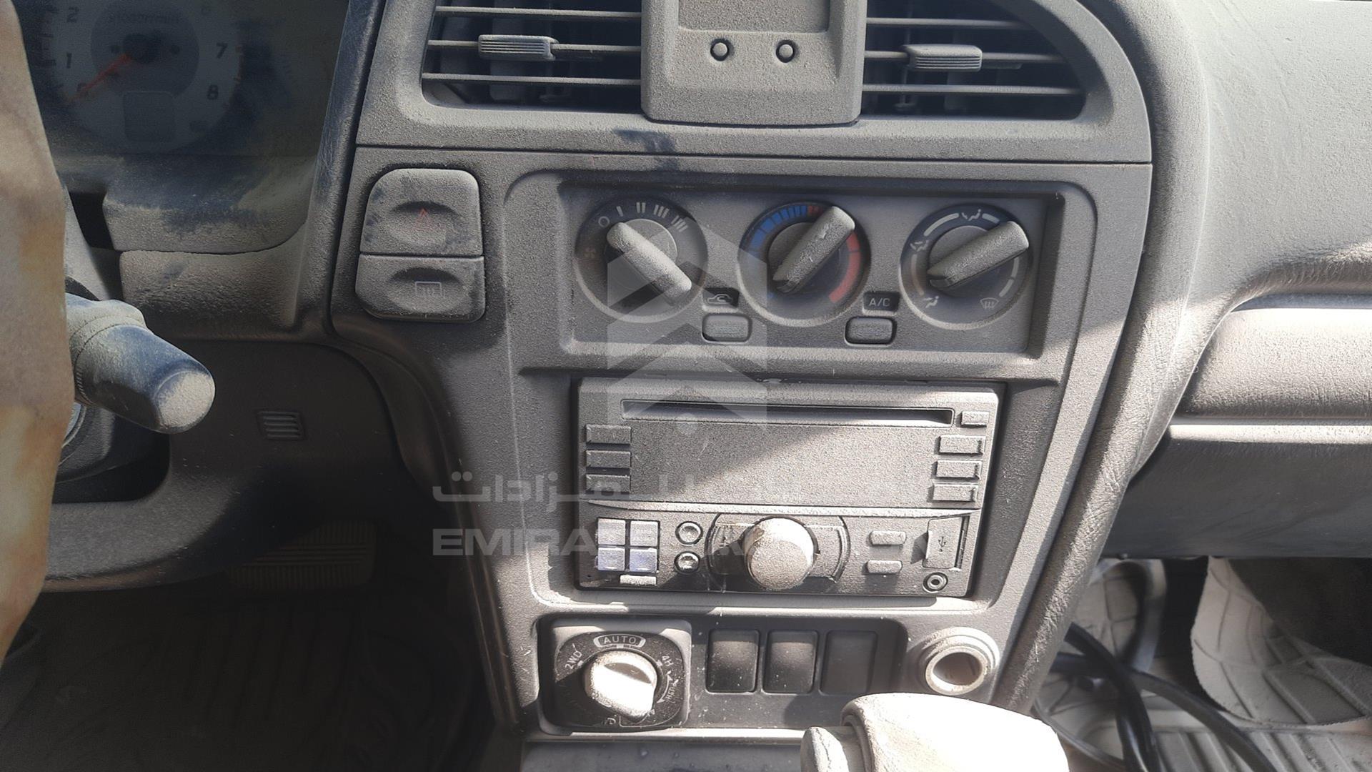 2001 NISSAN PATHFINDER VIN: JN8DR07Y91W516573