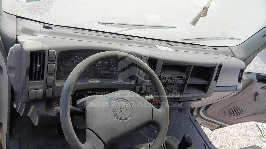 2009 Isuzu Reward NP — Full Dashboard View — Photo 16