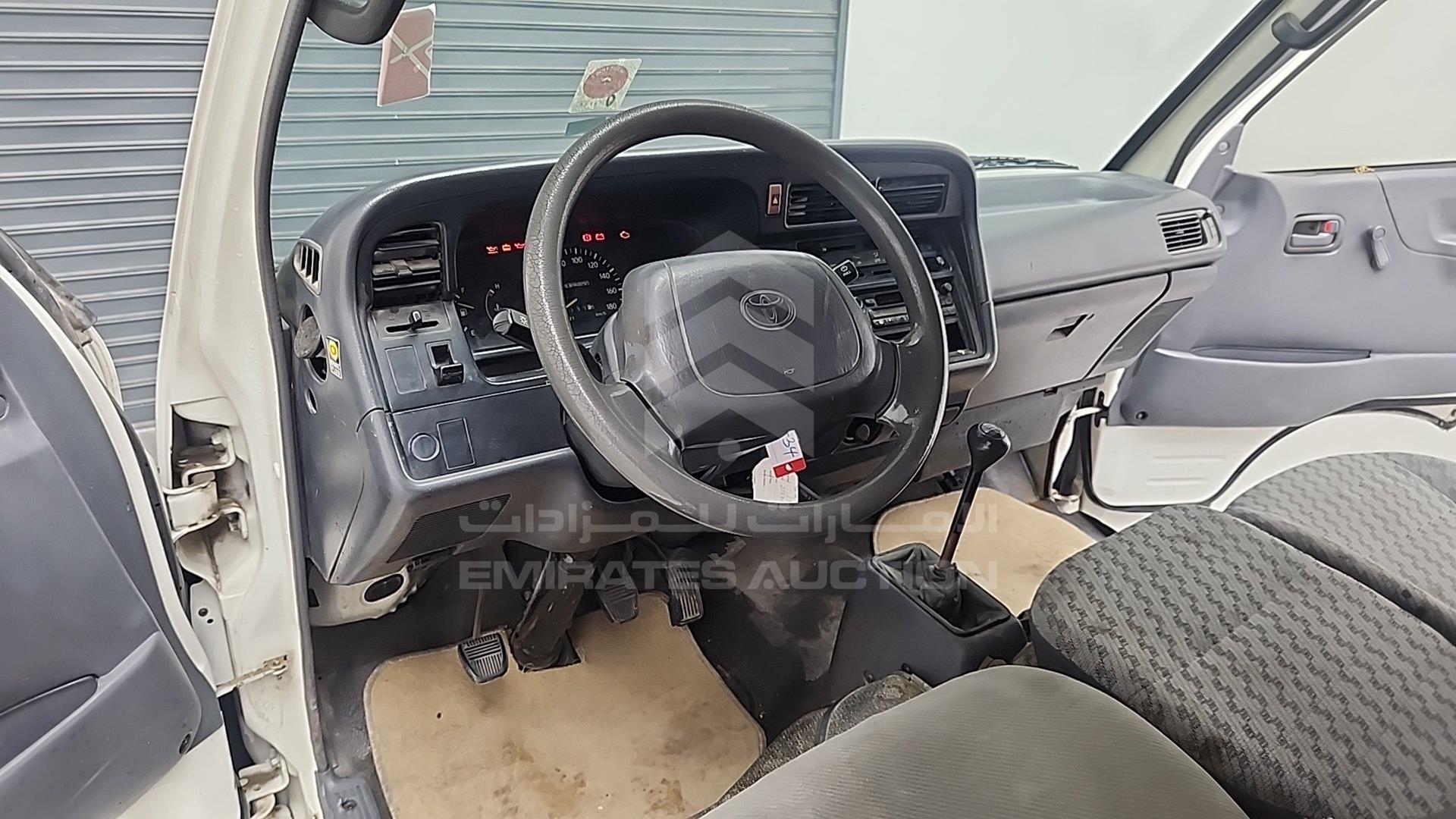 2004 TOYOTA HIACE VIN: JT4ZR119747014734