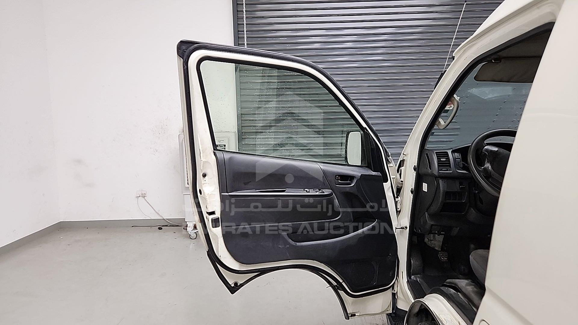 2015 TOYOTA HIACE VIN: JTGRX12P1F8045304