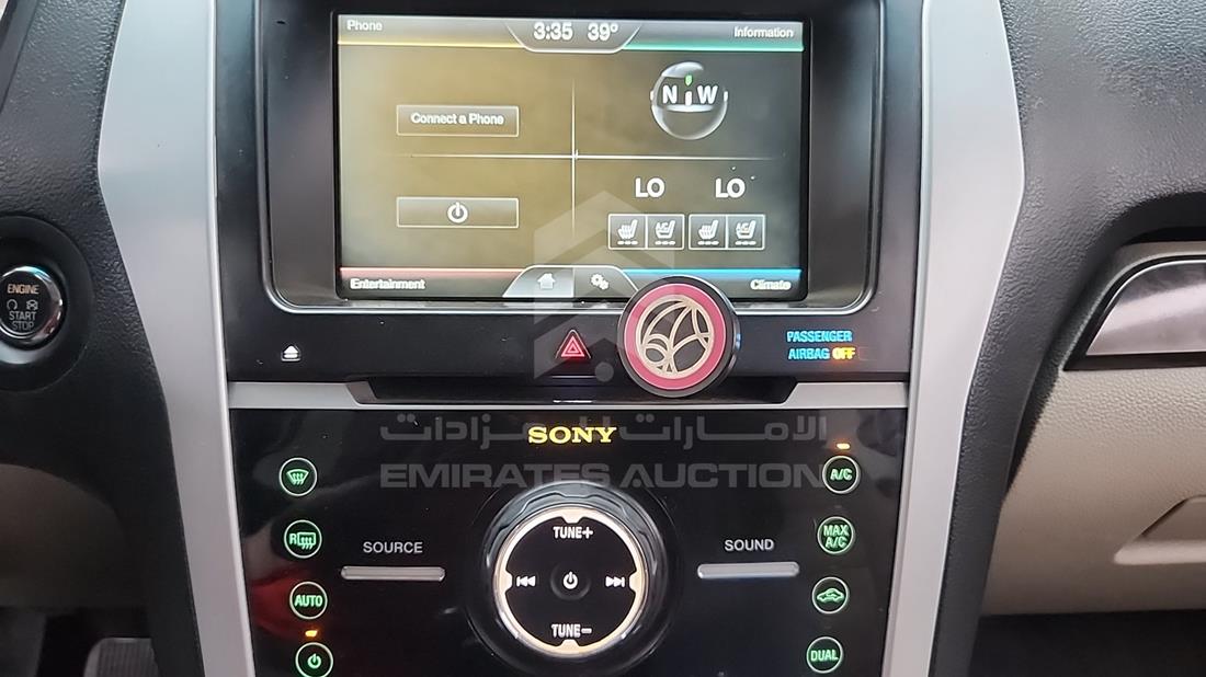فورد اكسبلورر 2015 — نظم الترفيه وكاميرا المراقبة والملاحة — صورة 19