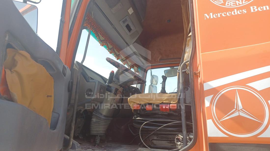 مرسيدس 1840 1998 — الباب الأمامي الأيسر — صورة 10