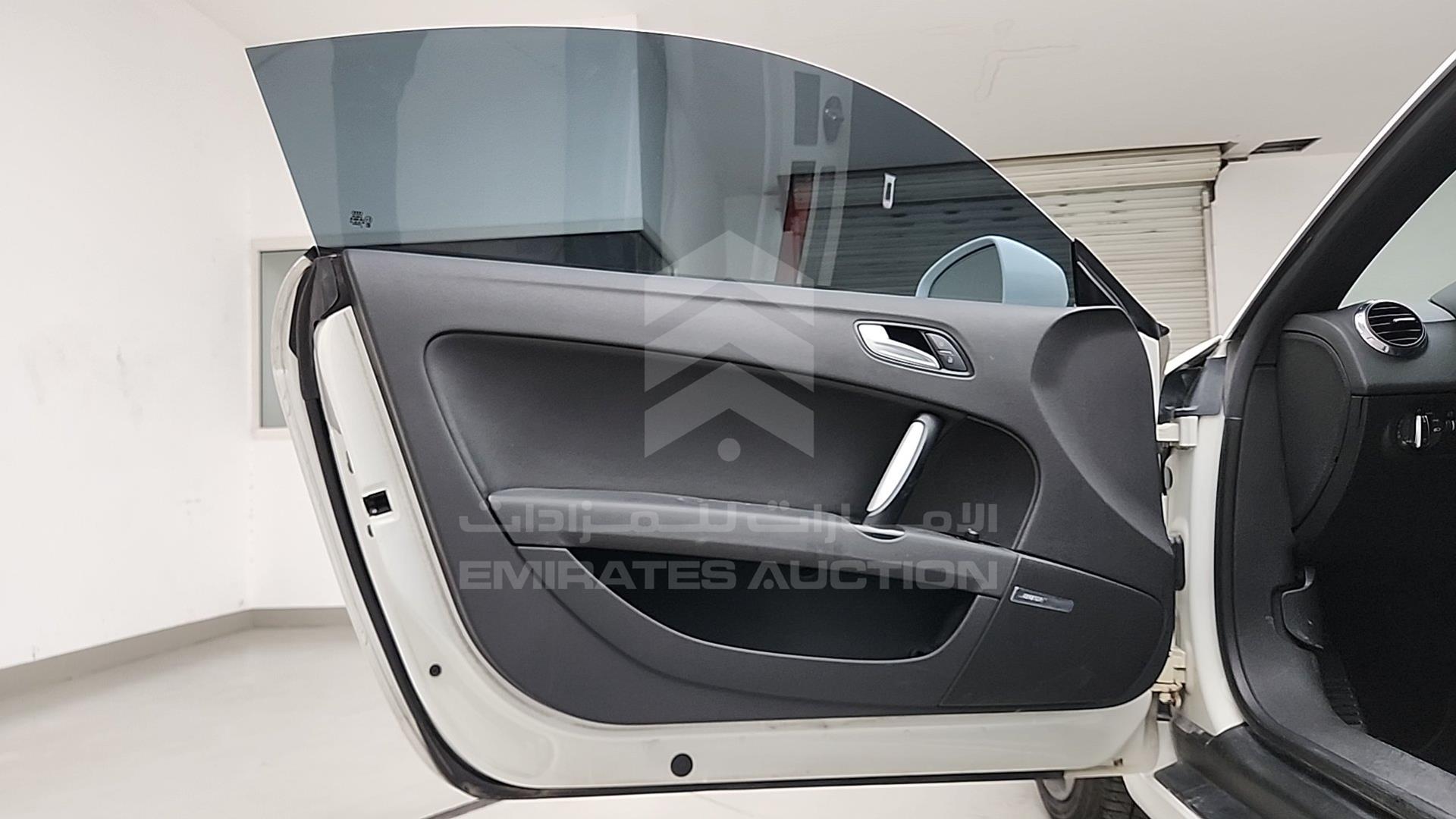 2010 AUDI TT VIN: TRUBDB8J2A1011816