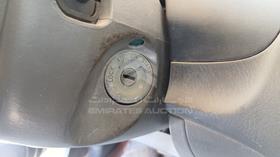 2000 Mazda 323 — Keys — Photo 4 — Thumbnail