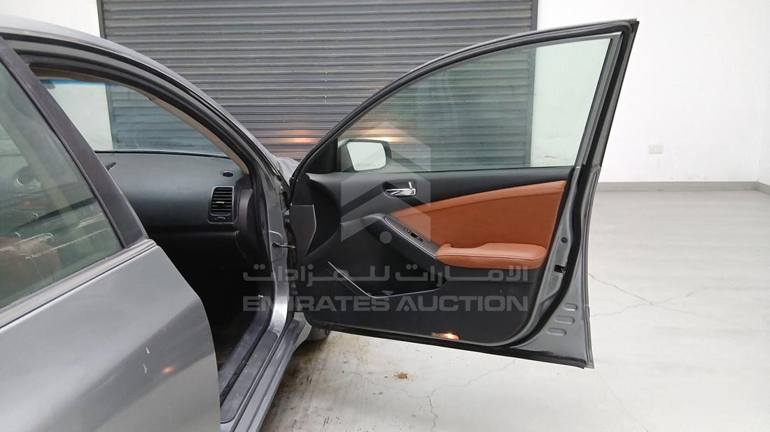 نيسان التيما 2009 — الباب الأمامي الأيمن — صورة 29