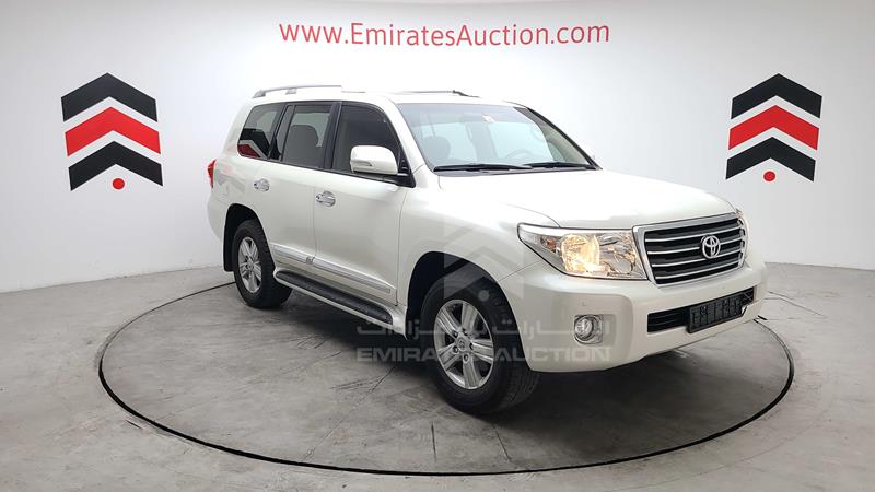 JTMHU09J5F4120610 Auction: EmiratesAuction Lot: 409010 JTMHU09J5F4120610 Toyota Land Cruiser 2015 WHITE Photo 14