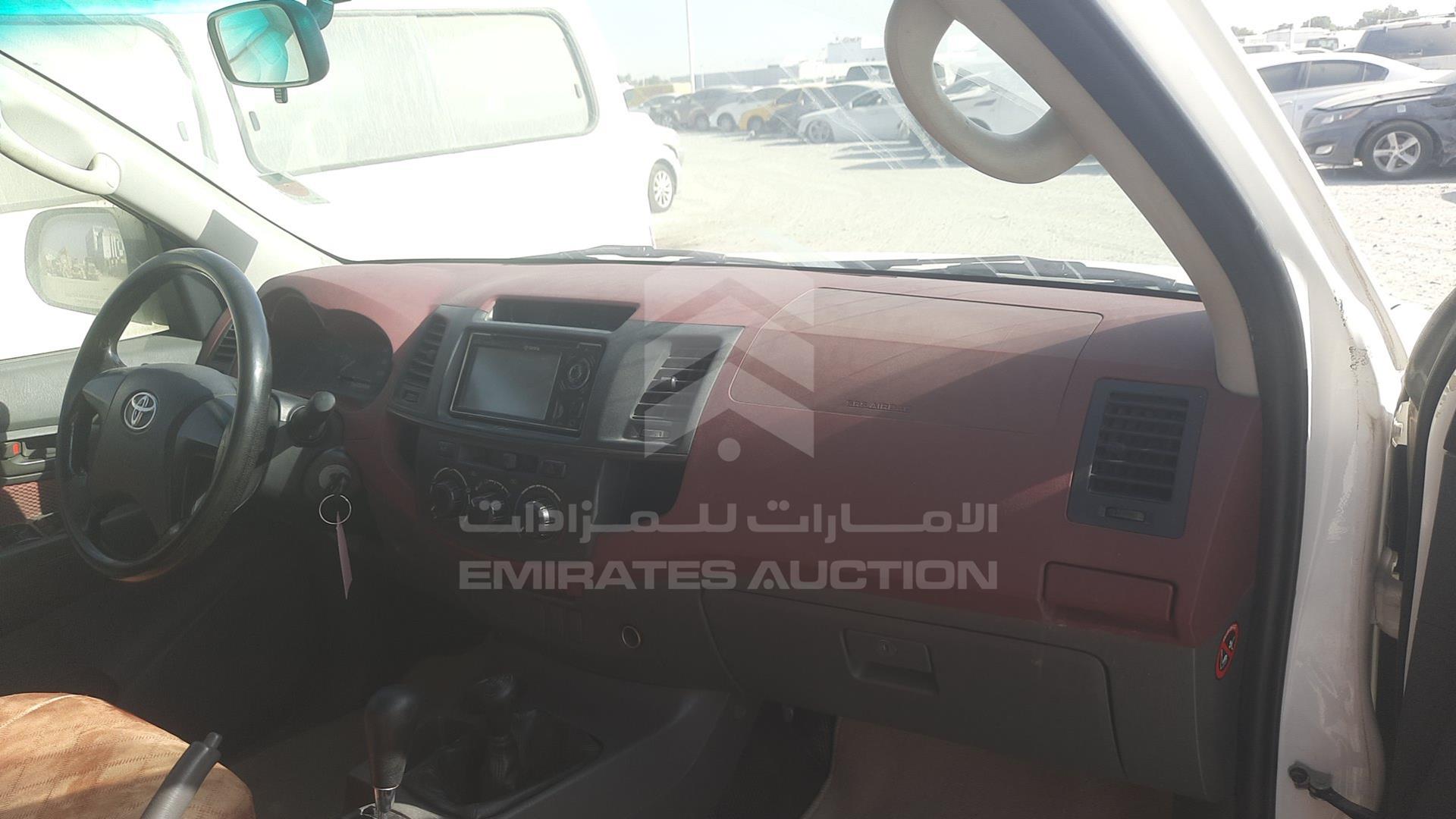 2014 TOYOTA HILUX VIN: MR0FX22G5E1111738
