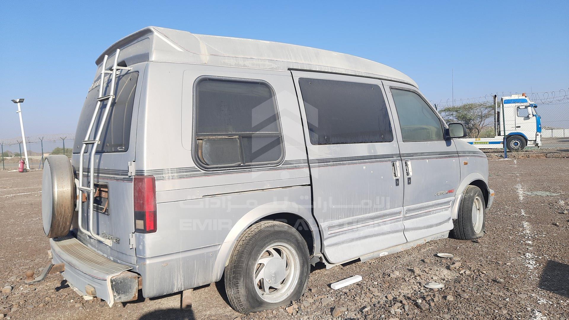 1997 CHEVROLET ASTRO VIN: 1GCDL19W3VB133658