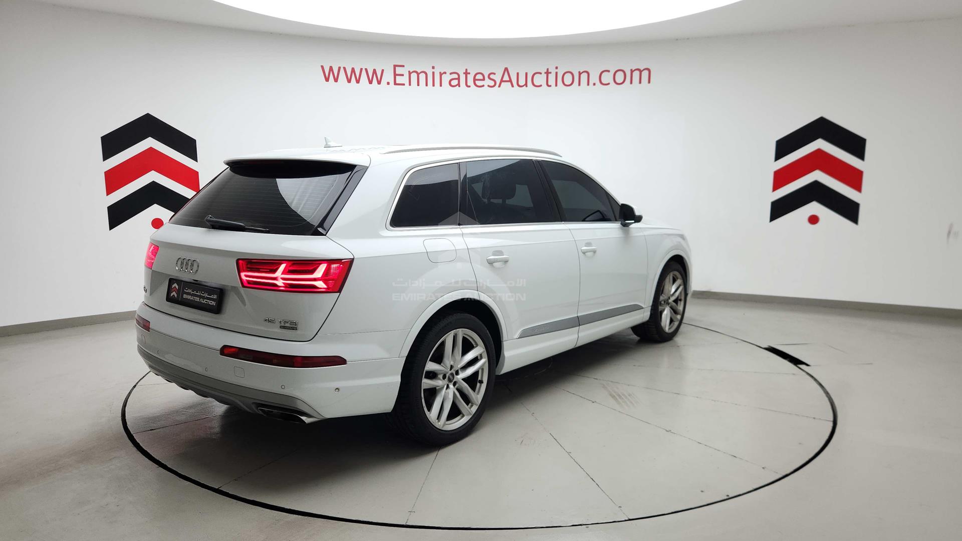 2016 AUDI Q7 VIN: WA1AGDF7XGD001570