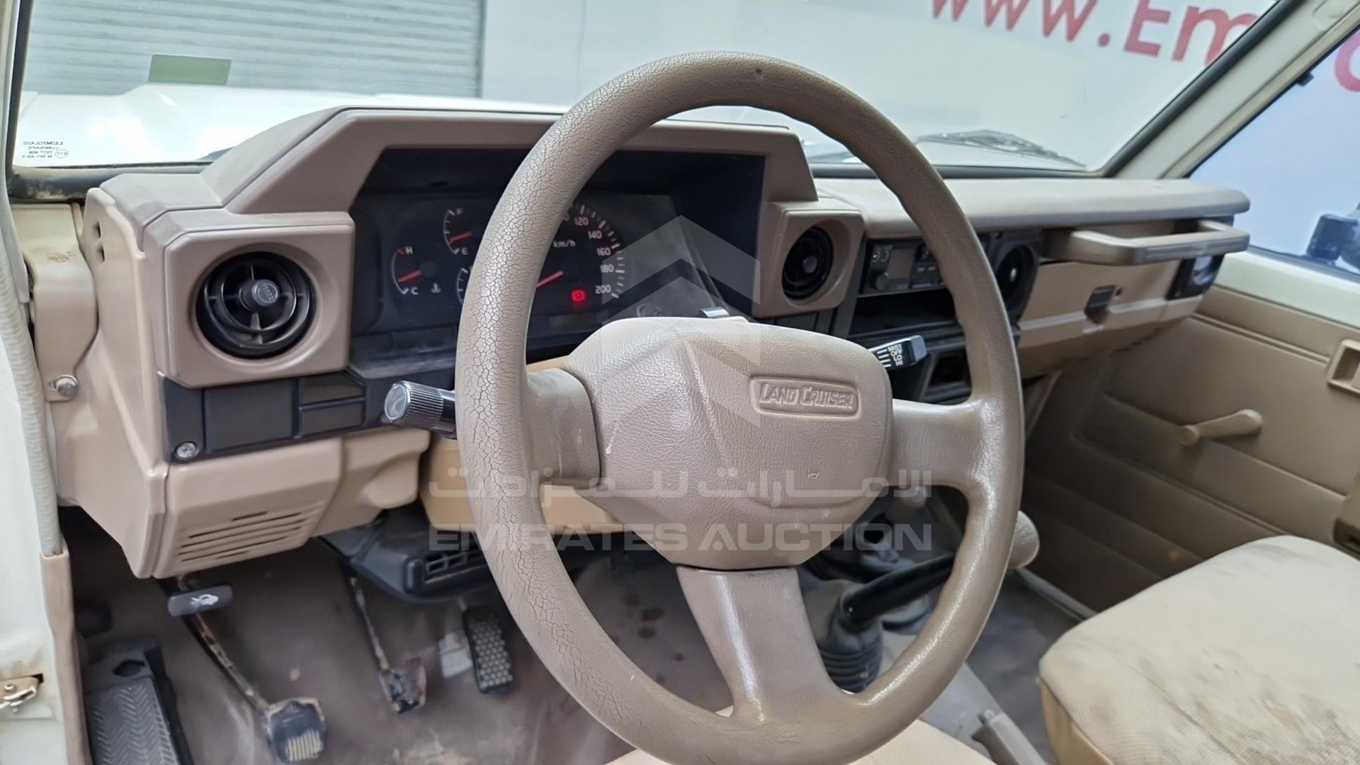 2004 TOYOTA LAND CRUISER VIN: JTFLJ71J348007713