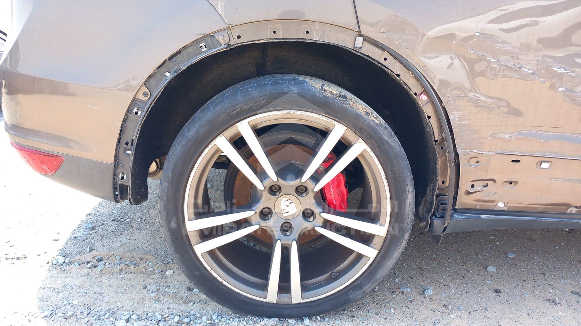 2013 PORSCHE CAYENNE VIN: WP1AA2A23DLA02678
