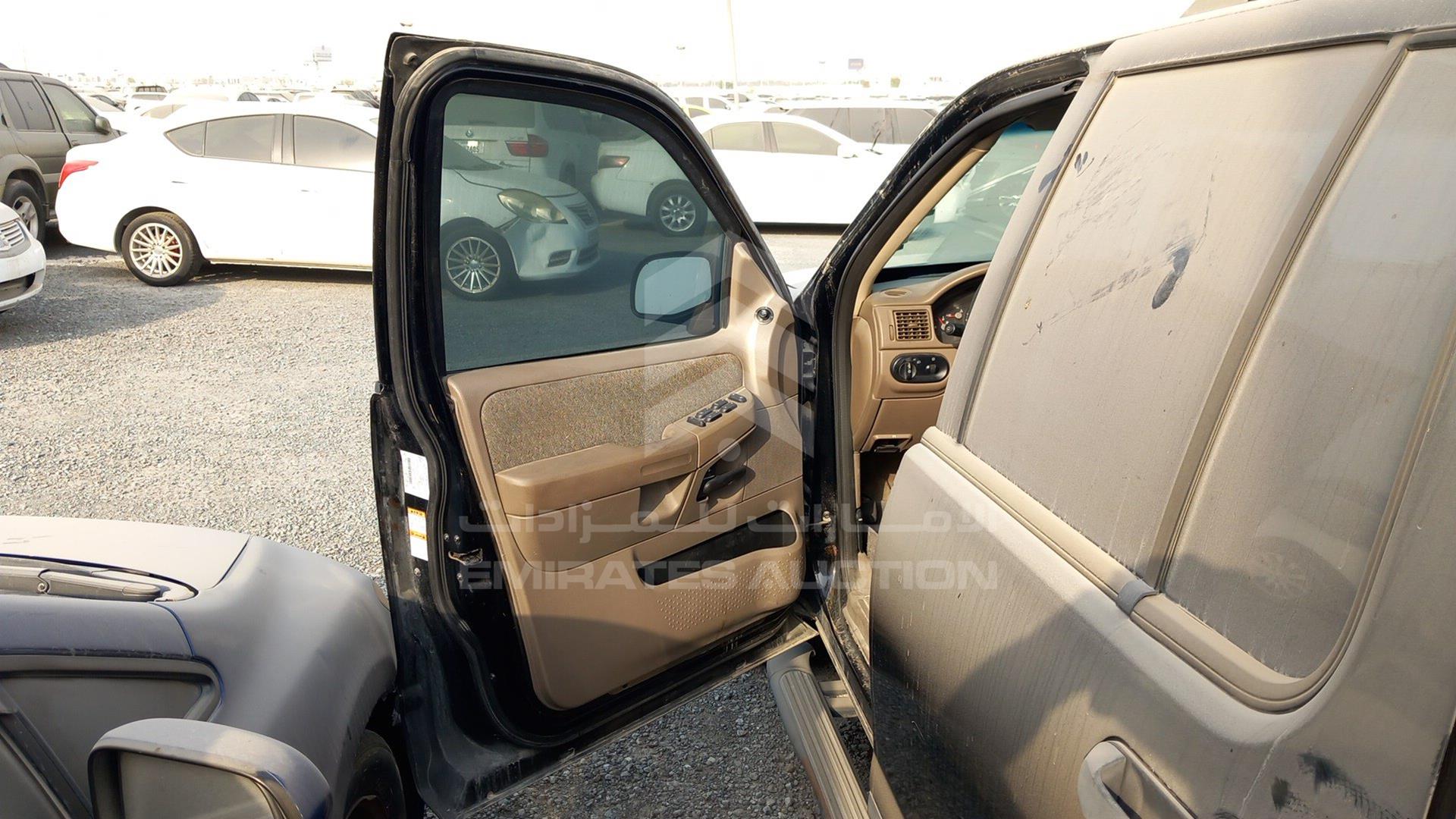 2005 FORD EXPLORER VIN: 1FMZU72E45ZA34289