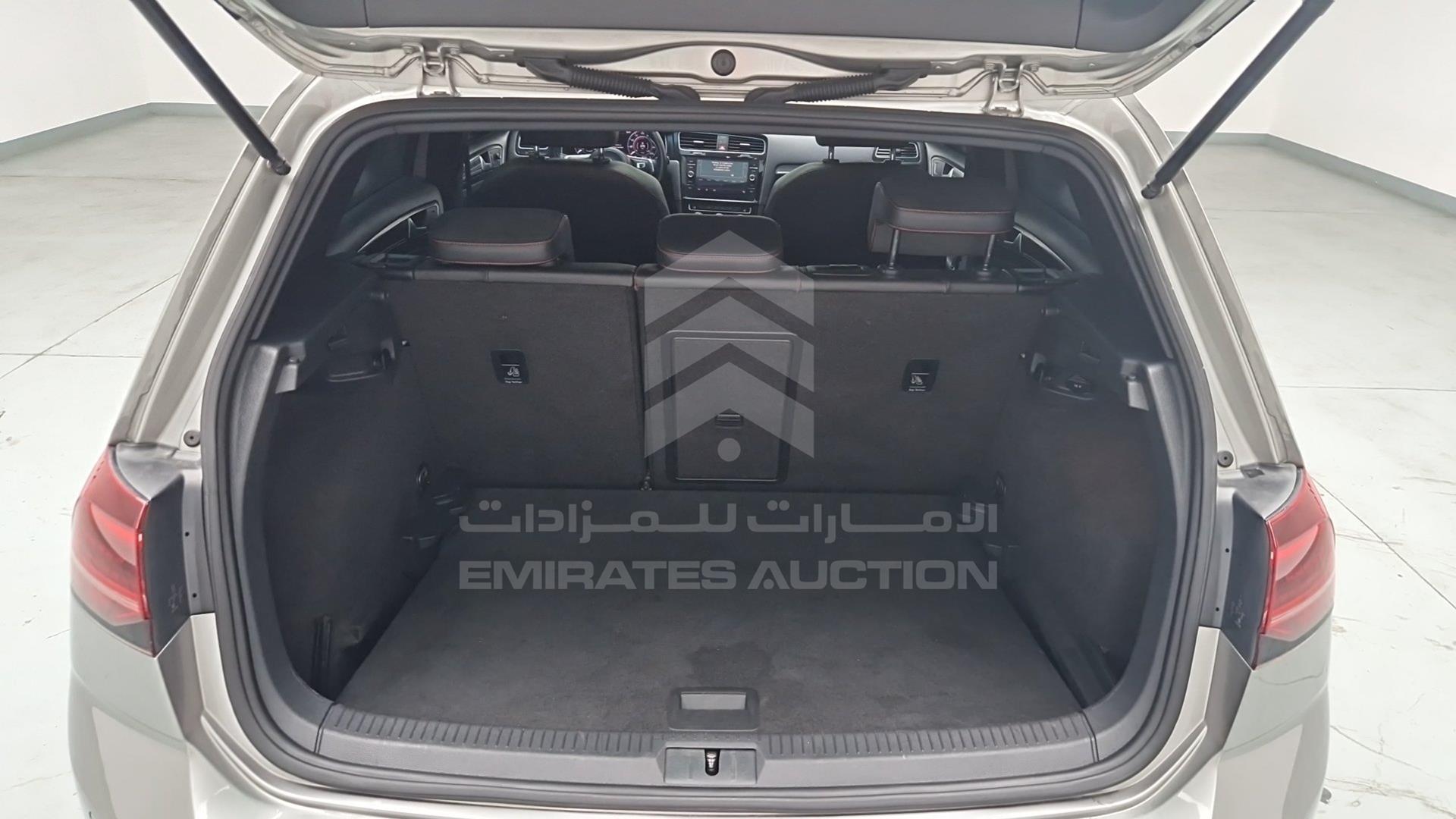 2018 VOLKSWAGEN GOLF VIN: WVWFL2AU7JW034126