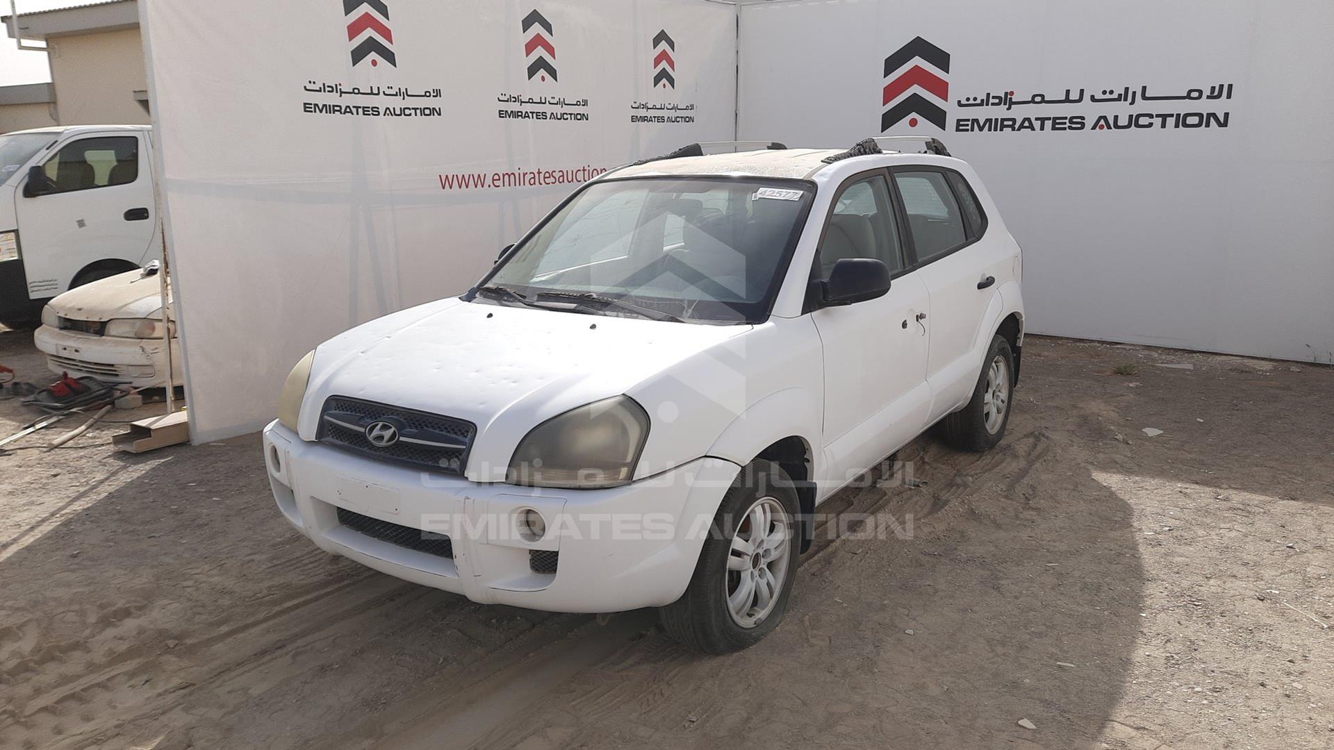 2008 HYUNDAI TUCSON VIN: KMHJM81D08U746604