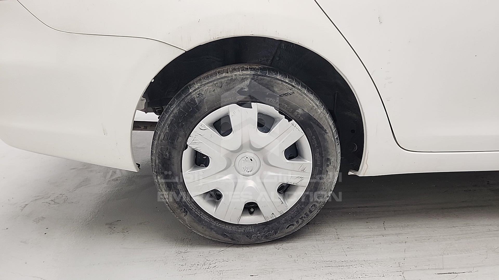 2006 TOYOTA YARIS VIN: JTDBW933961022096
