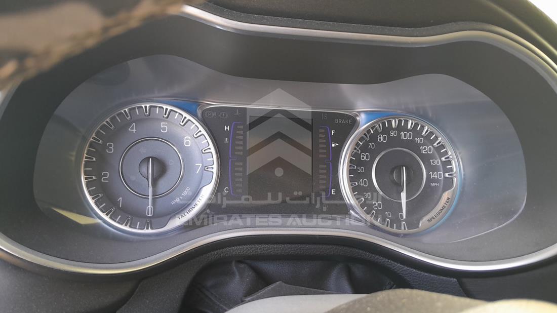 2015 Chrysler 200 — Speedometer & RPM Gauges — Photo 14