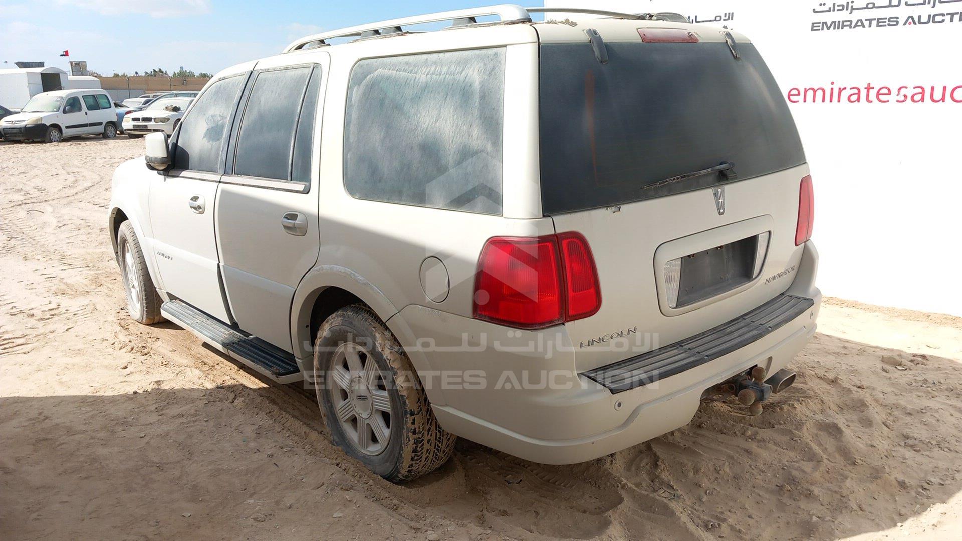 2005 LINCOLN NAVIGATOR VIN: 5LMFU285X5LJ21885