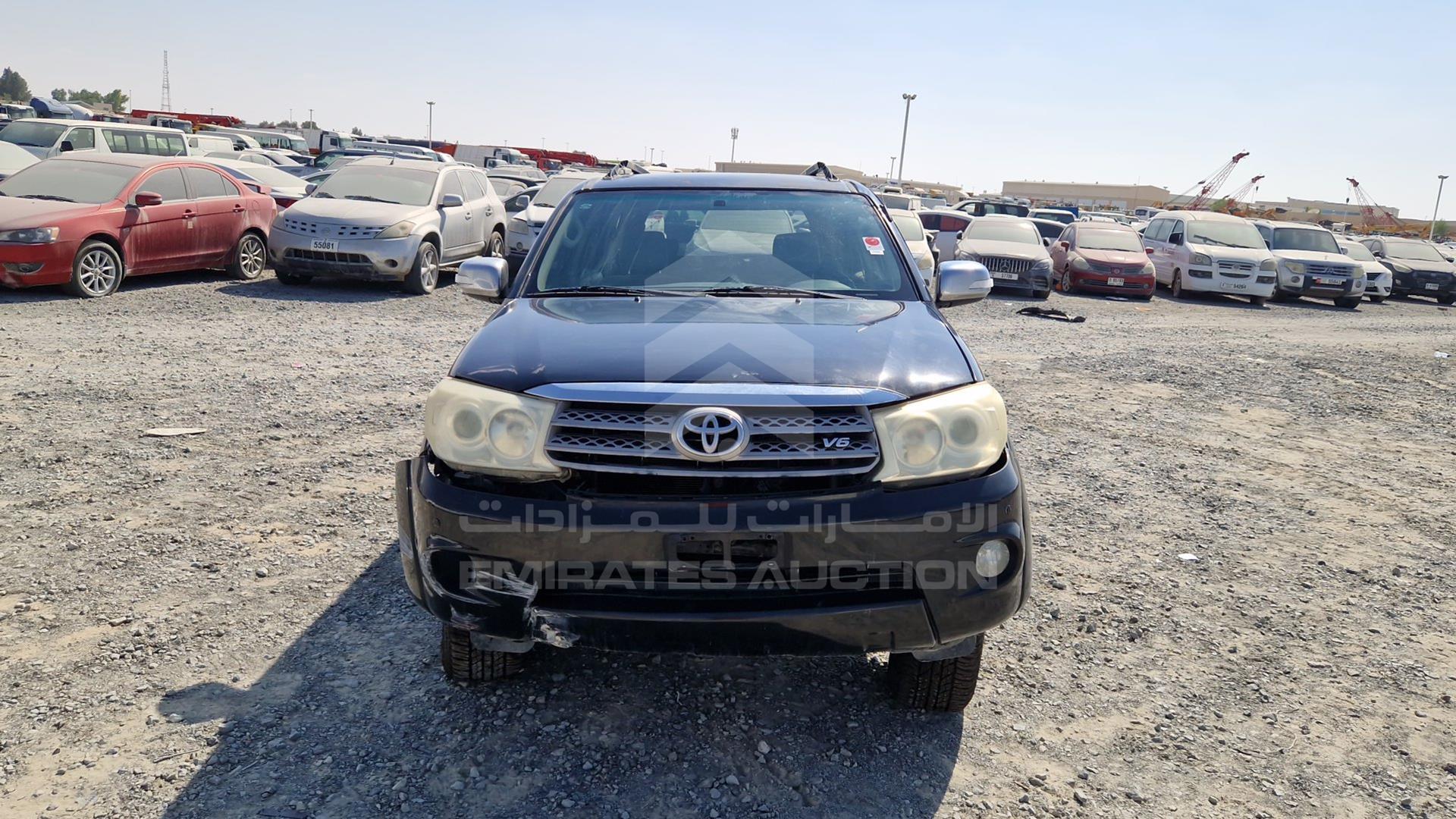 2011 TOYOTA FORTUNER VIN: MHFYU59G2B7015165