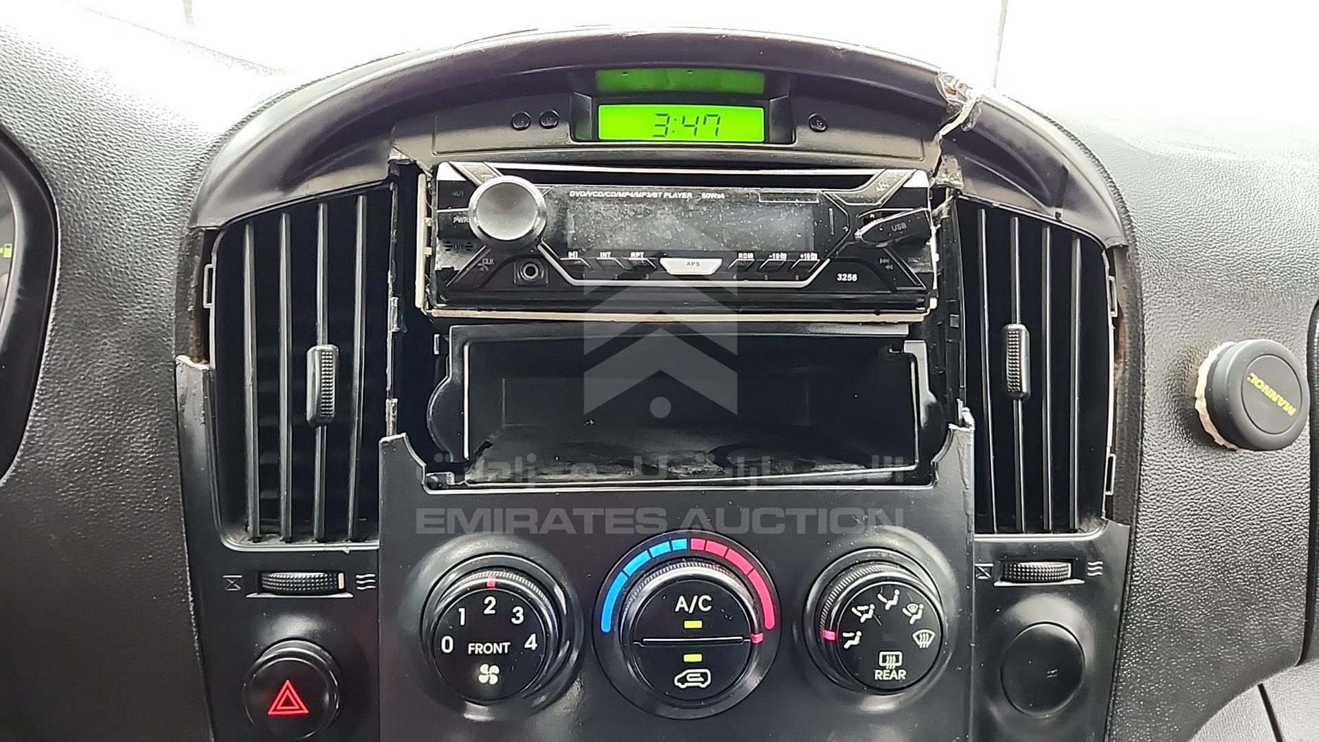 2012 HYUNDAI H1 VIN: KMHWG81R6CU367947