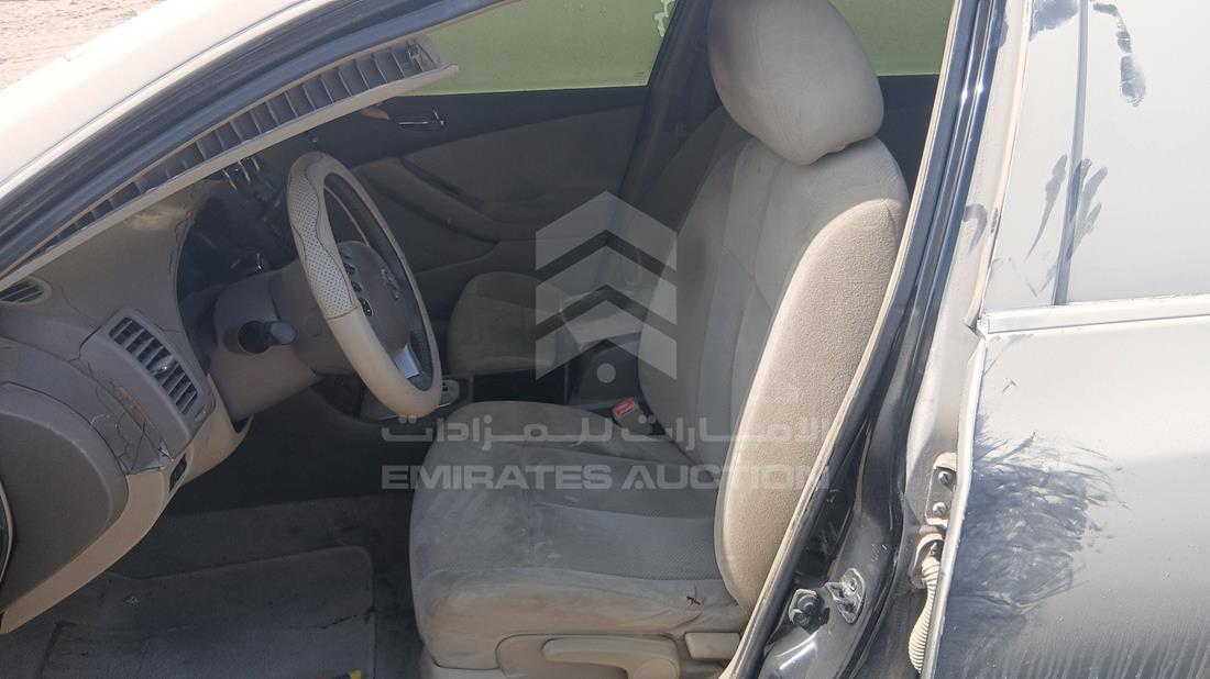 نيسان التيما 2008 — زاوية السائق الأمامية اليسرى — صورة 12