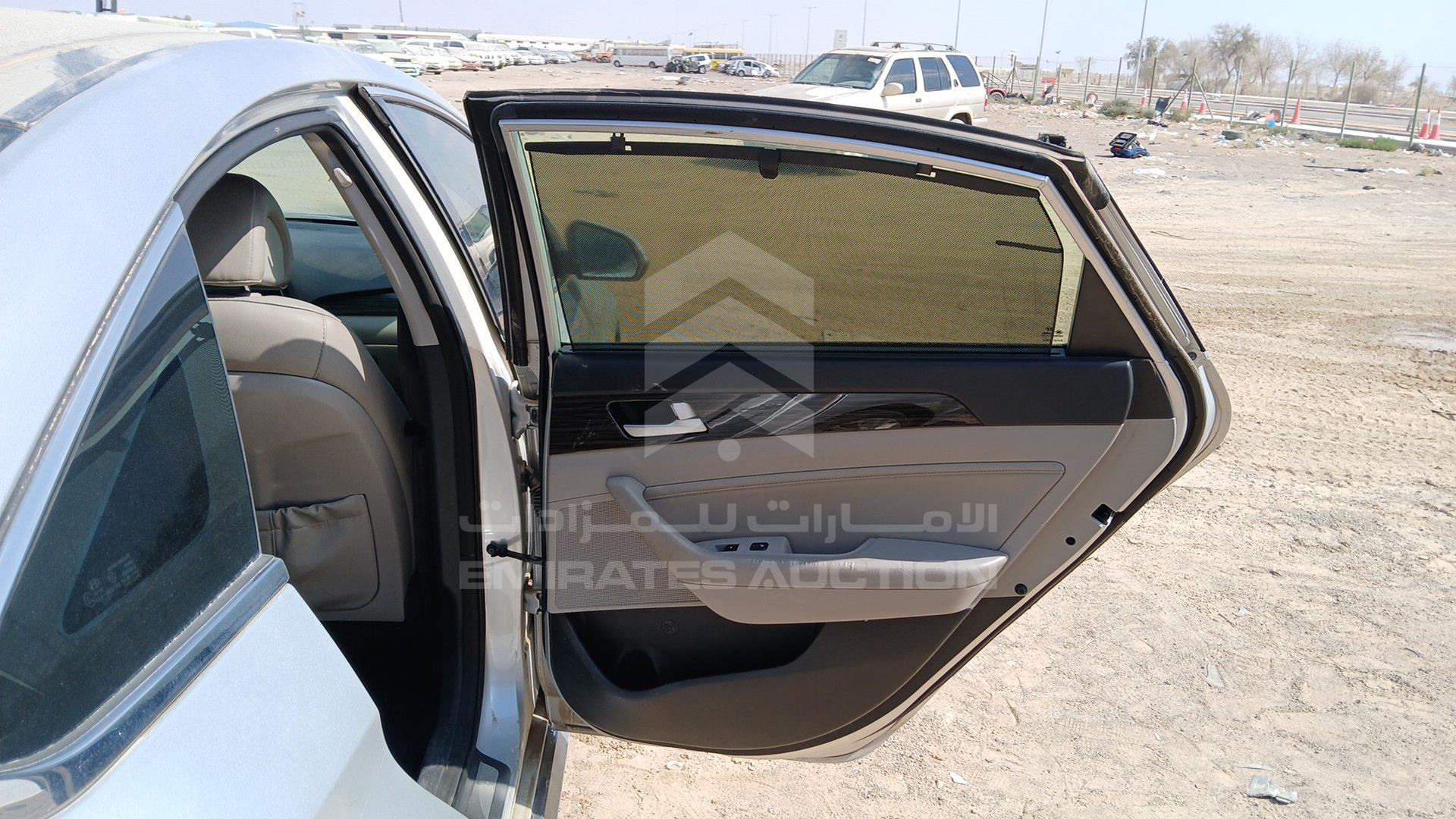 2015 HYUNDAI SONATA VIN: 5NPE34AF0FH092763