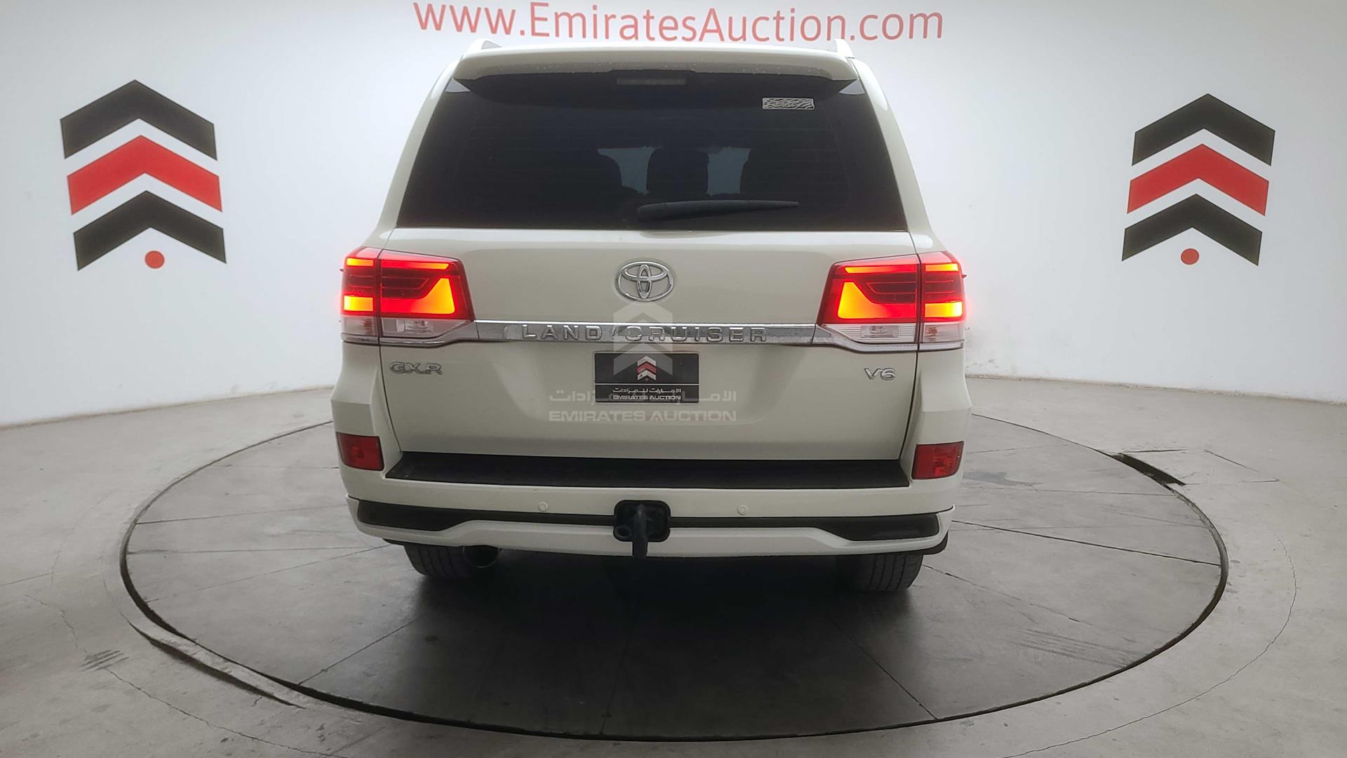2017 TOYOTA LAND CRUISER VIN: JTMHU01JXH4137417