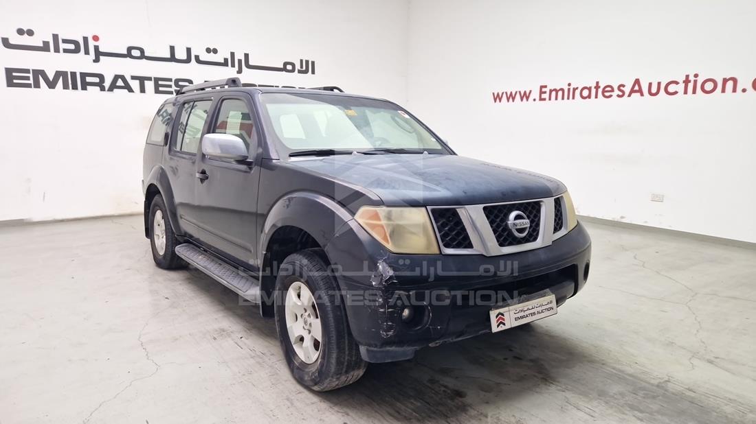 2006 Nissan Pathfinder — Front Right Angle — Photo 11