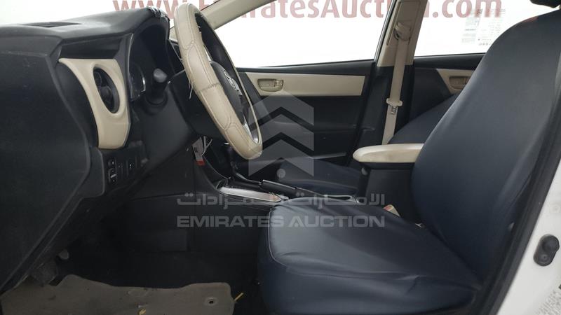 RKLBB9HE8H5198951 Auction: EmiratesAuction Lot: 404127 RKLBB9HE8H5198951 Toyota Corolla 2017 WHITE Photo 12