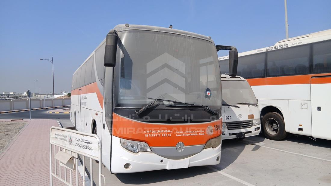 2019 Mercedes Bus — Front Right Angle — Photo 9