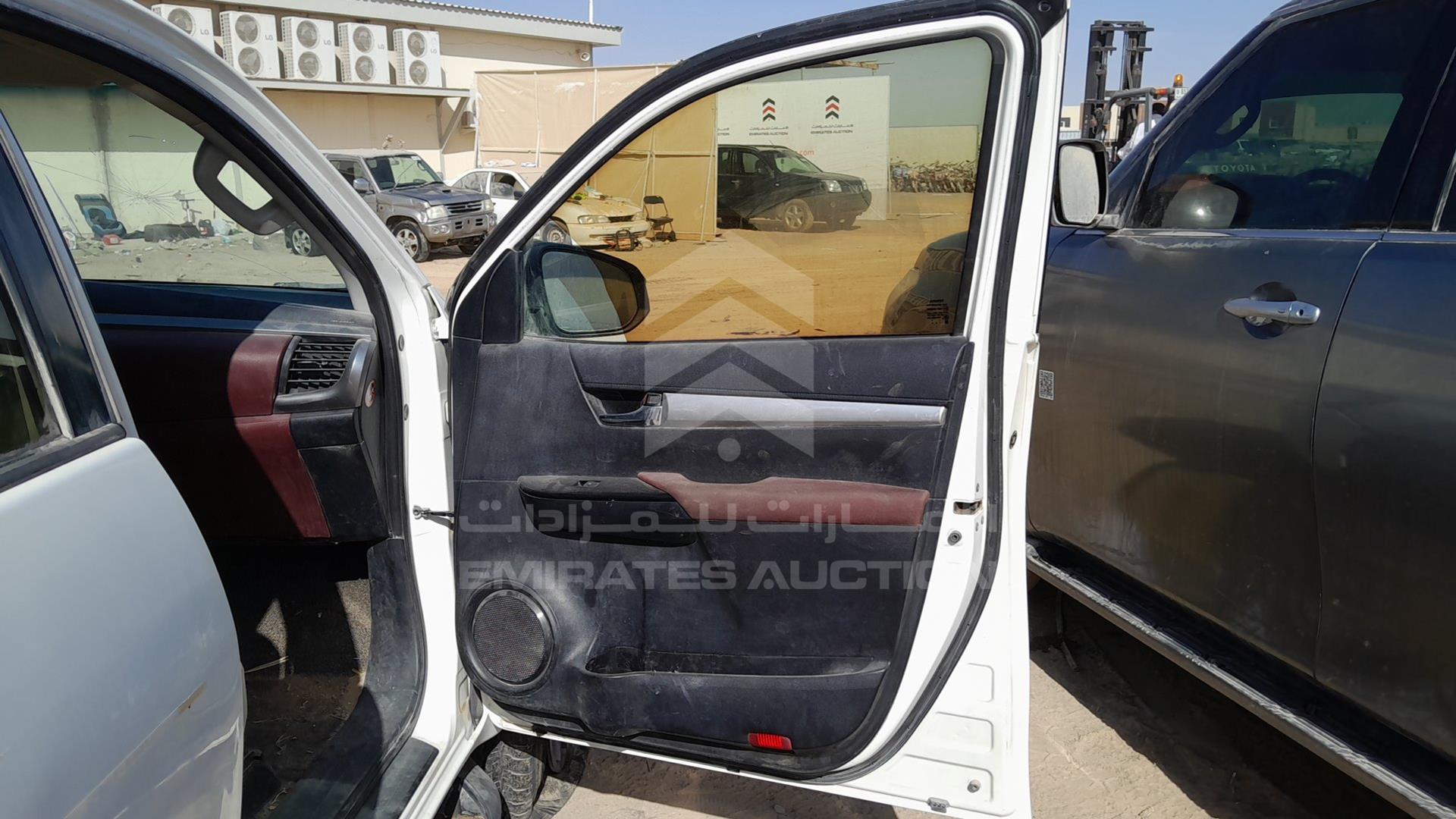 0 TOYOTA HILUX VIN: MR0HX8CD100881708