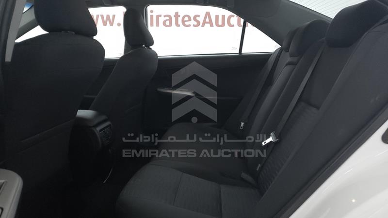 6T1BF9FK9HX695666 Auction: EmiratesAuction Lot: 422756 6T1BF9FK9HX695666 Toyota Camry 2017 WHITE Photo 20
