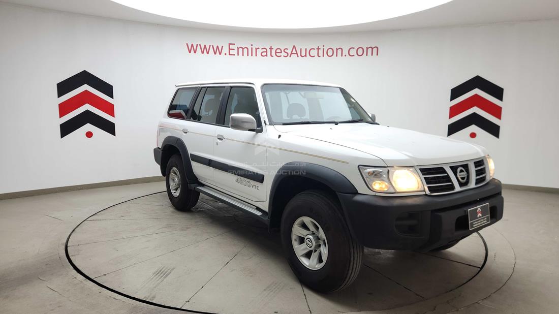 2002 Nissan Patrol — Front Right Angle — Photo 11