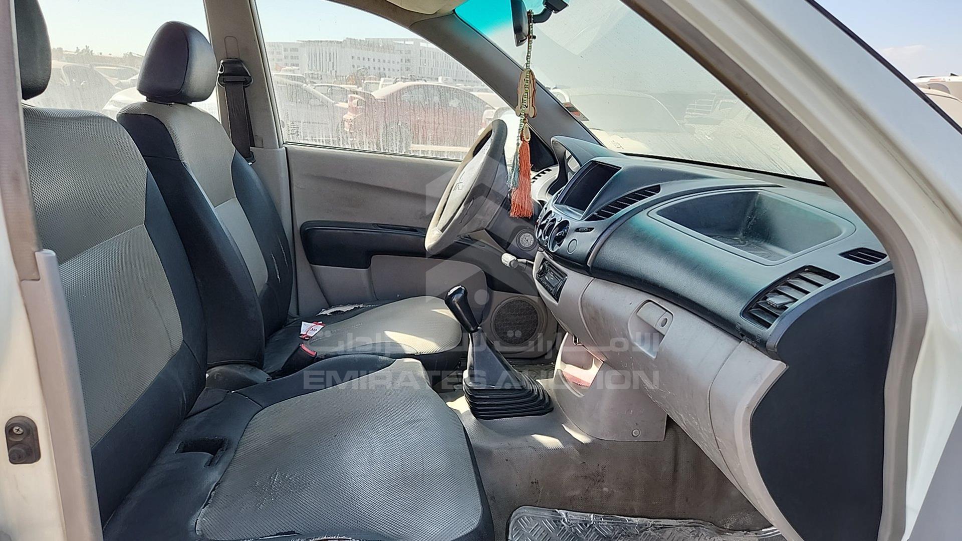 2014 MITSUBISHI L 200 VIN: MMBJNKA50ED004893