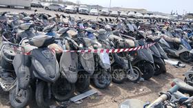 20 Scooter - Scrap without document — Full Front View — Photo 2 — Thumbnail