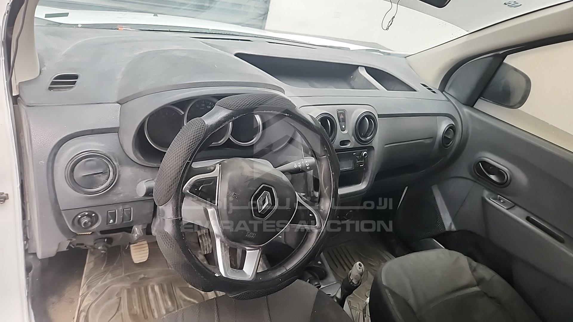2018 RENAULT DOKKER VIN: VF18SRB42JG595166