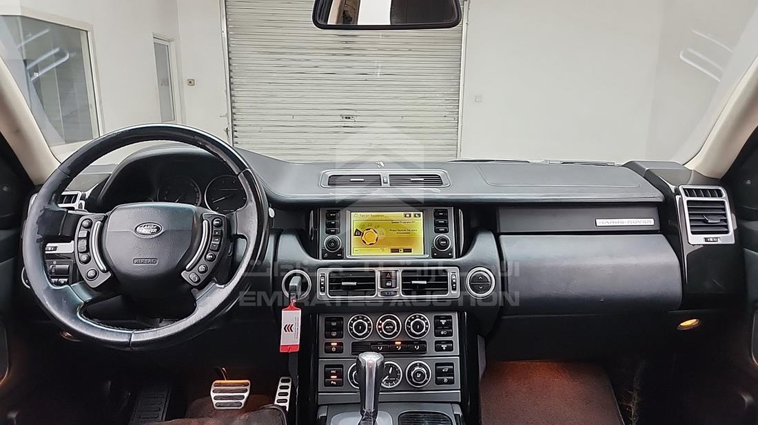 2008 Range Rover Vogue — Full Dashboard View — Photo 18