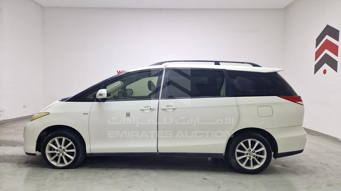 2015 Toyota Previa — Front Left Angle — Photo 8
