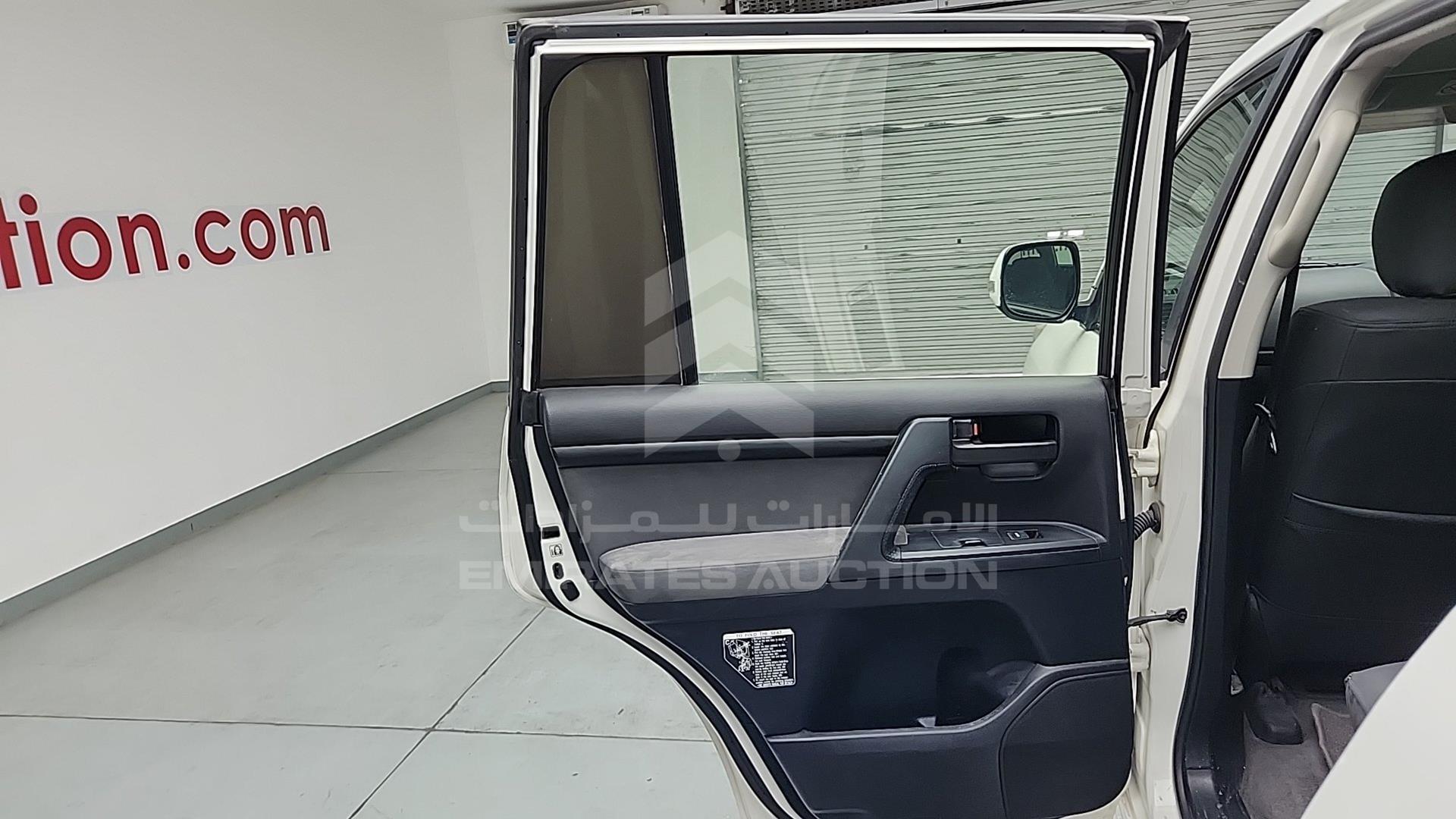 2014 TOYOTA LC 200 VIN: JTMHV09J404134910