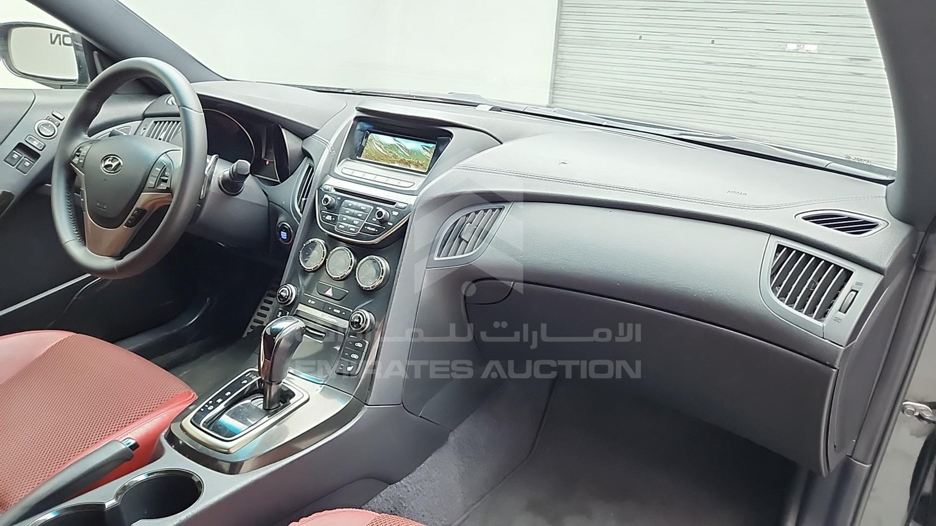 2015 HYUNDAI GENESIS VIN: KMHHU61H5FU116239